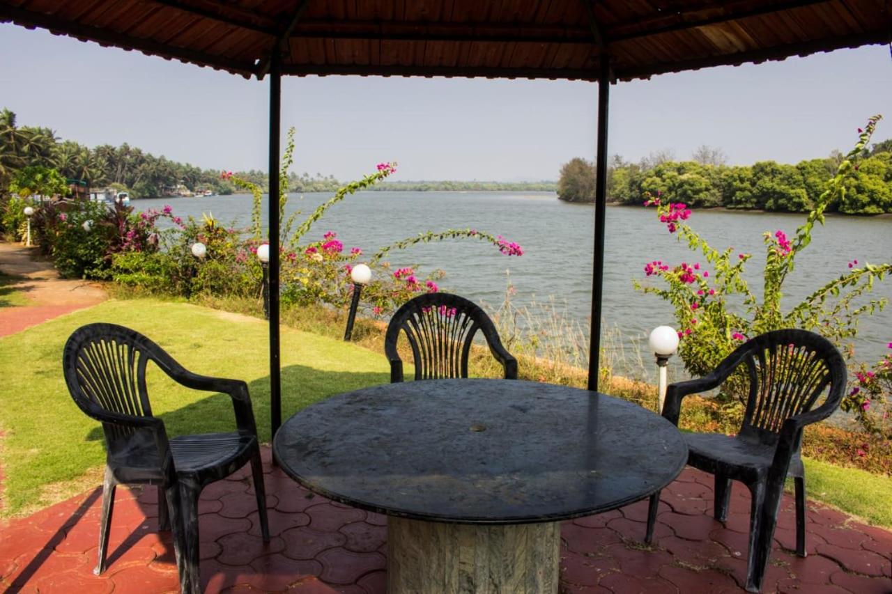 Shikara Beach Resort Cavelossim Luaran gambar