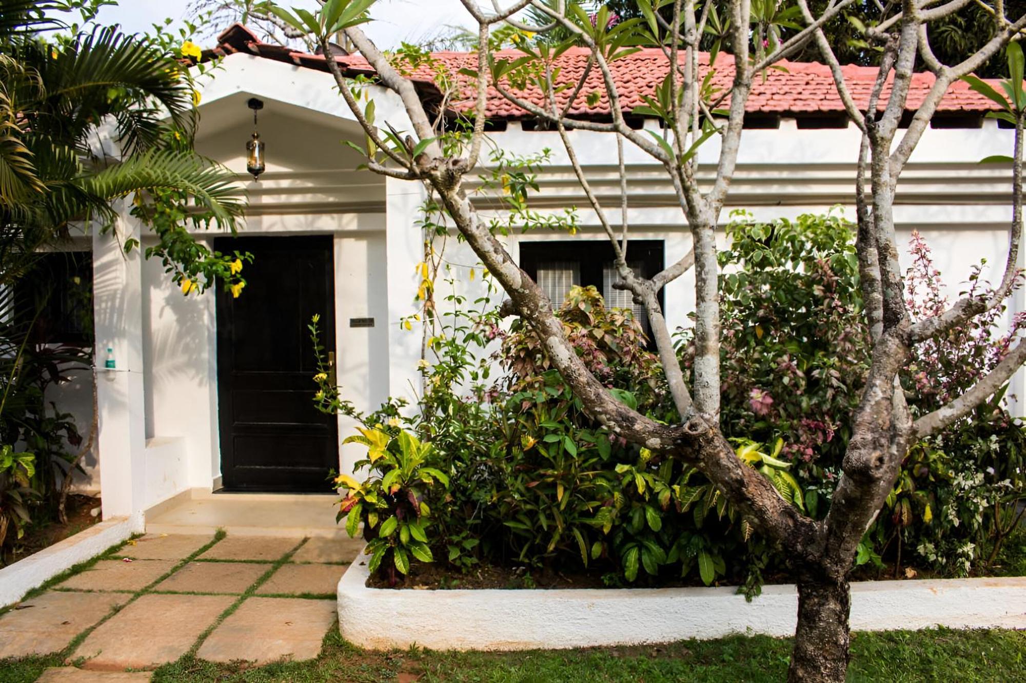 Shikara Beach Resort Cavelossim Luaran gambar