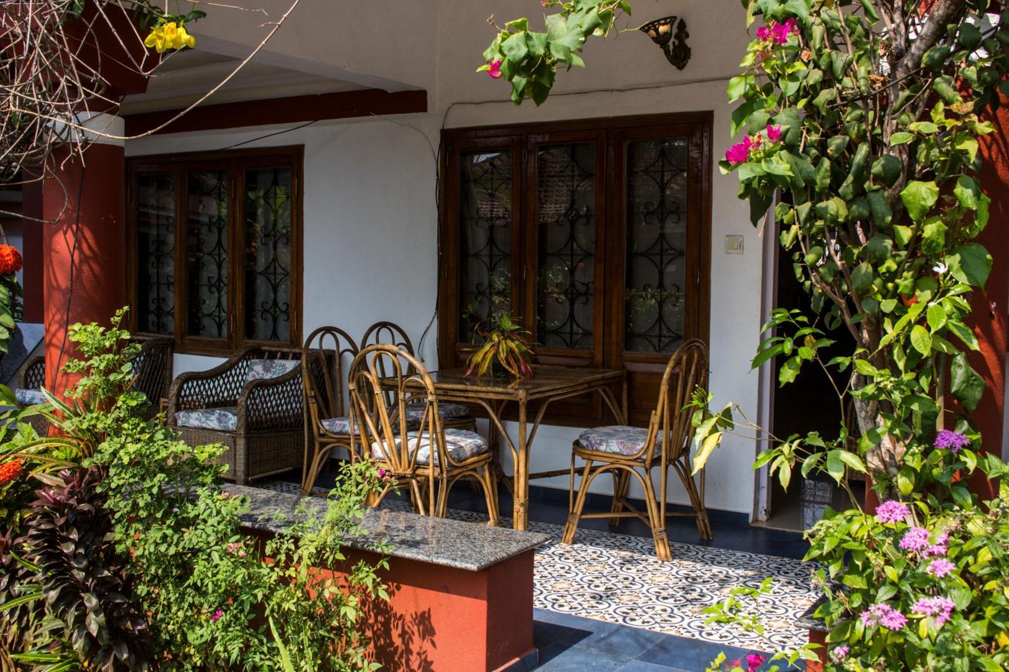 Shikara Beach Resort Cavelossim Luaran gambar