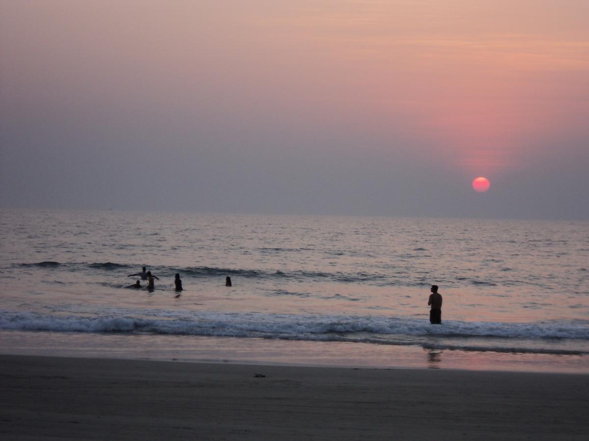 Shikara Beach Resort Cavelossim Luaran gambar