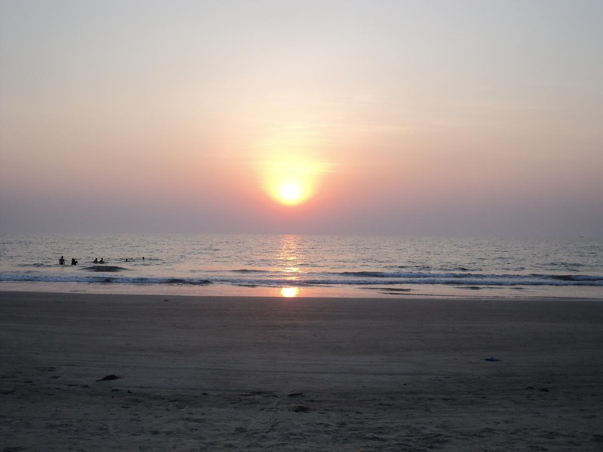 Shikara Beach Resort Cavelossim Luaran gambar